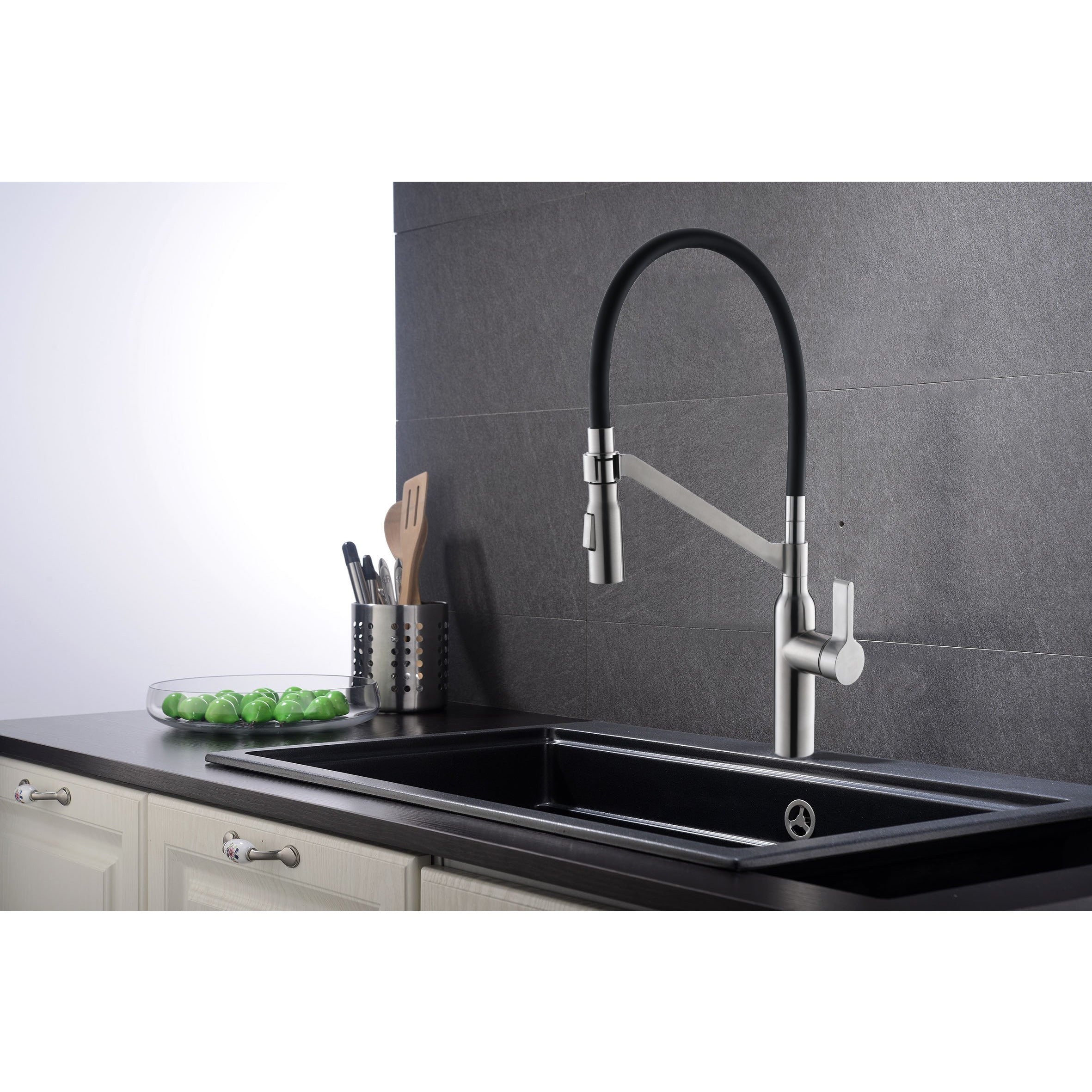 Marigold Single Lever Pull Out Kitchen Faucet